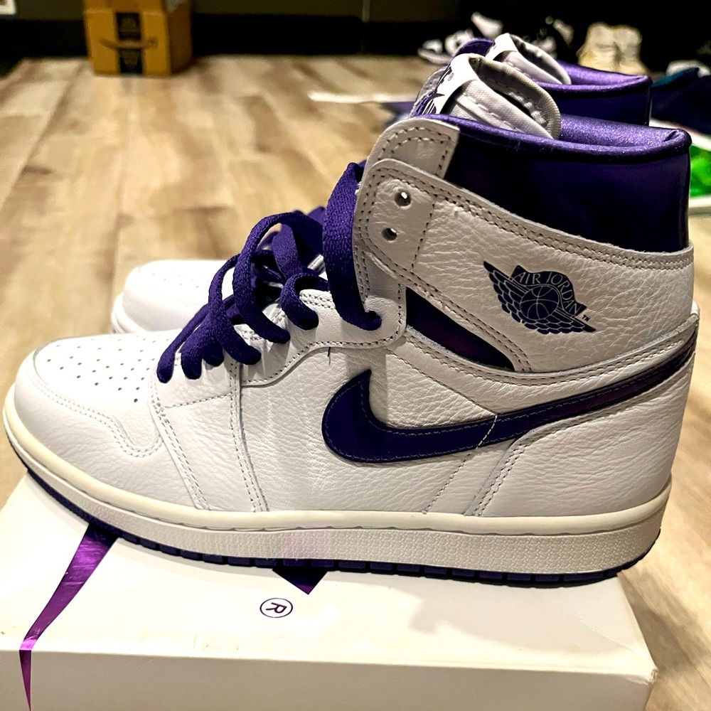 Air Jordan 1 high OG court purple